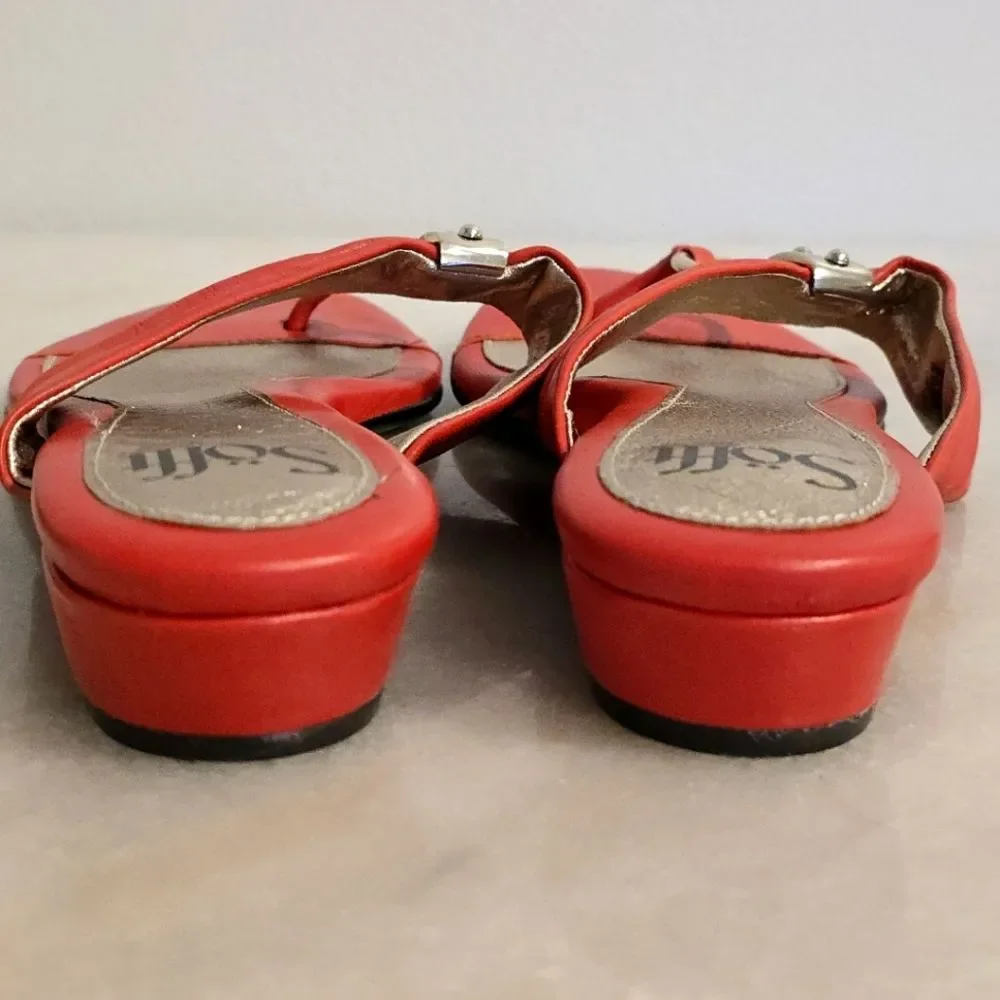 Sofft Red Genuine Leather Thong low heel Sandals Light Gold Hardware 8